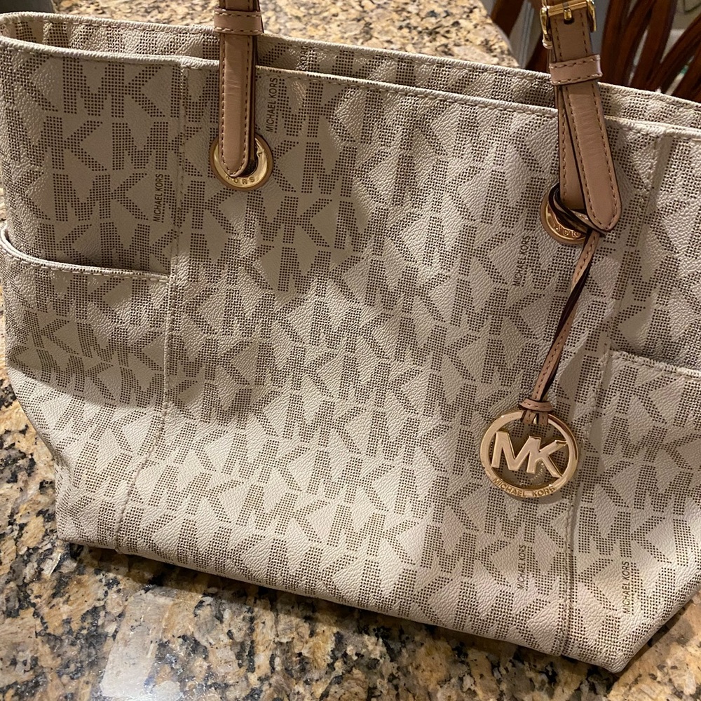 Michael Kors Large White Shoulder Bag